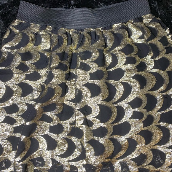 Glam Glamorous Black and Gold Tinsel Skirt - Picture 3 of 10